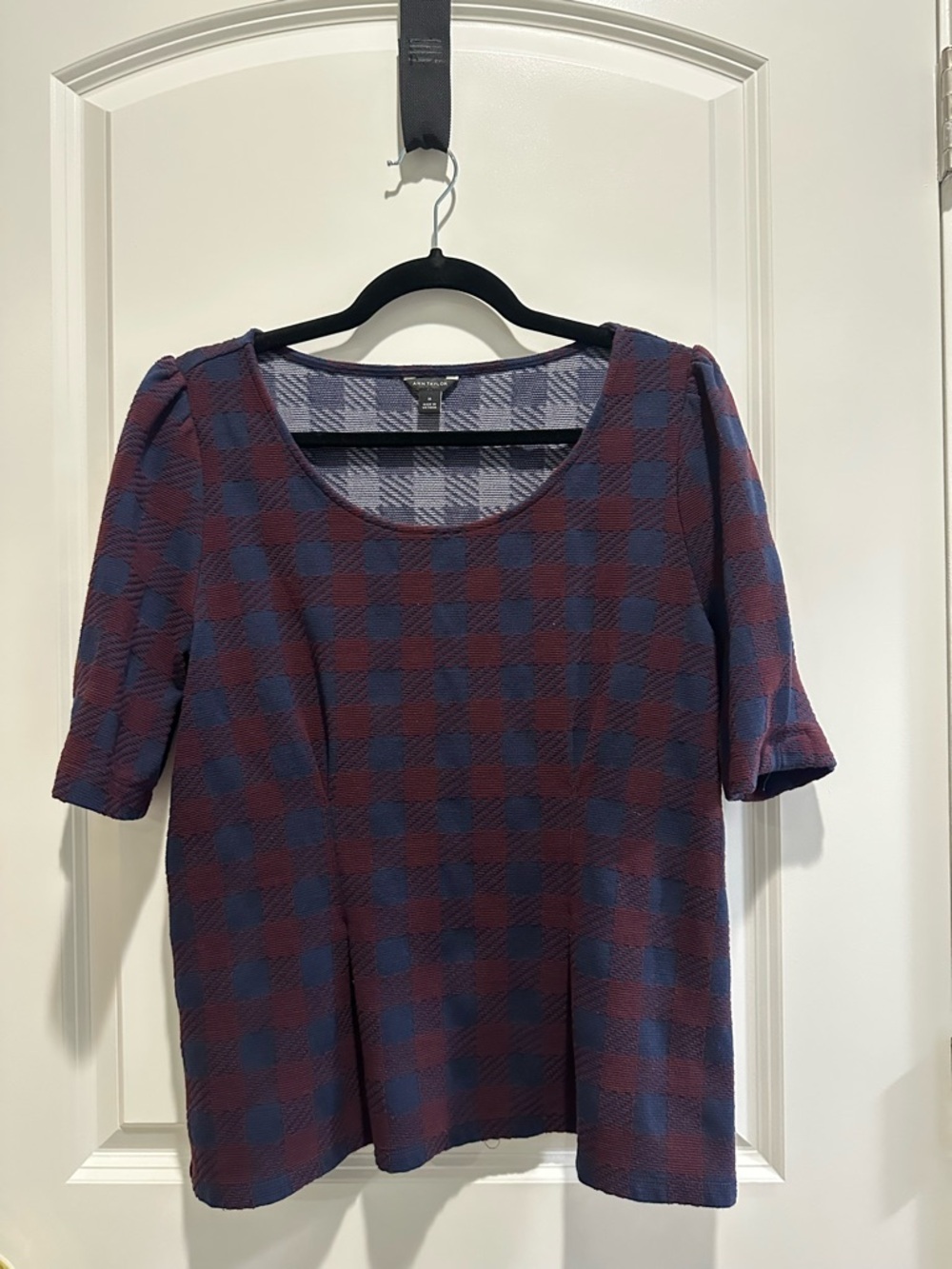 Ann Taylor Navy and Burgundy Check Scoop Neck Short Sleeve Top